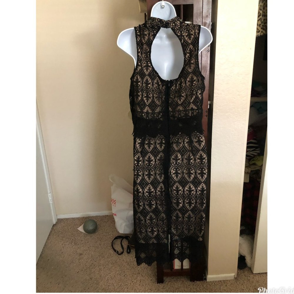 Designer black and nude high neck lace - Picture 2 of 8